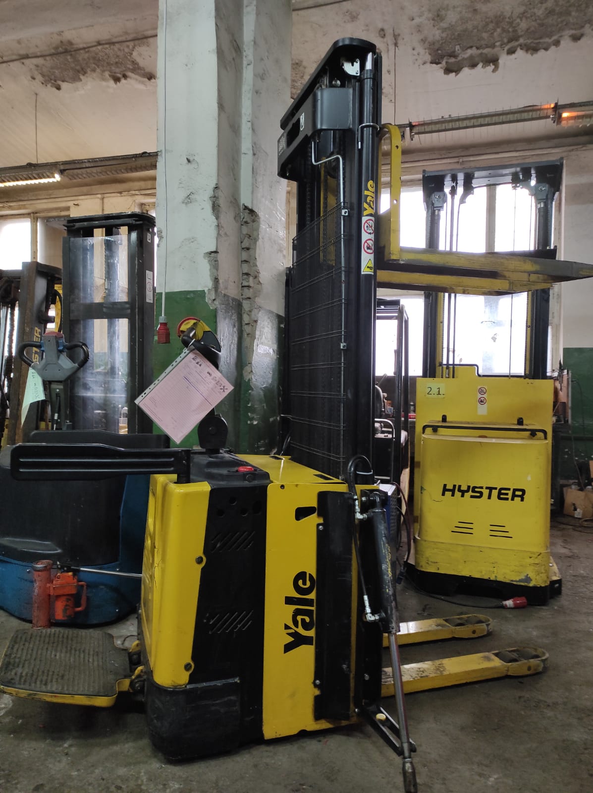 Штабелер бу Yale