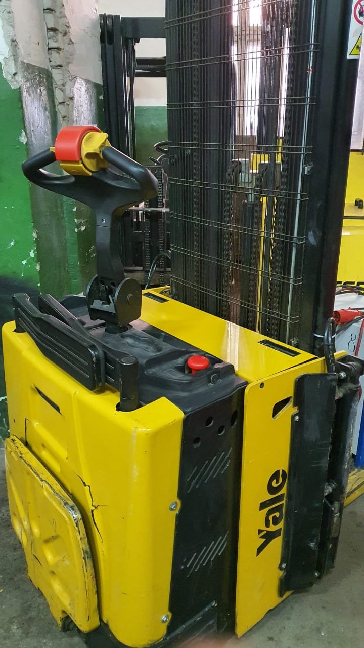 Штабелер бу Yale