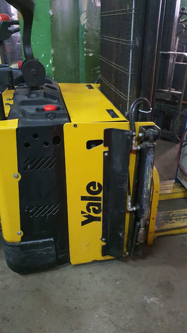 Штабелер бу Yale