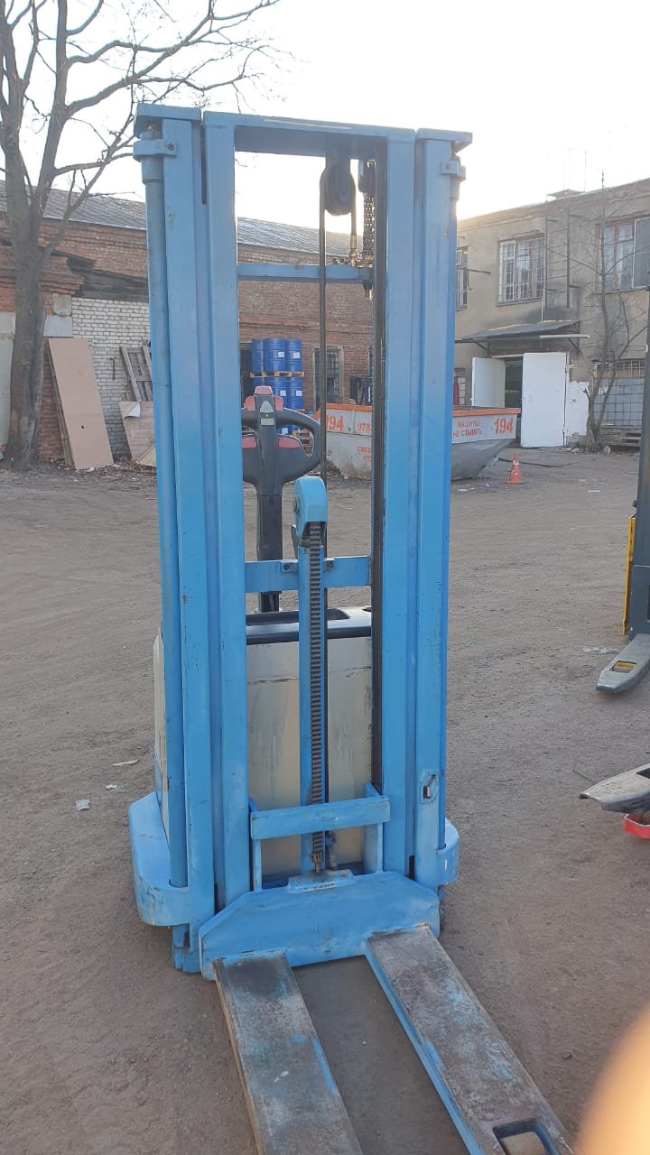 Штабелер бу OK Beser