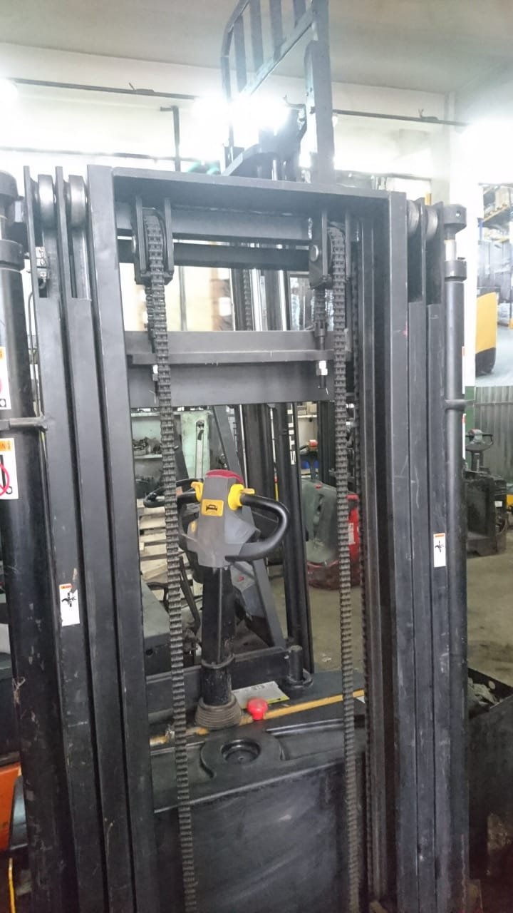 Штабелер самоходный бу